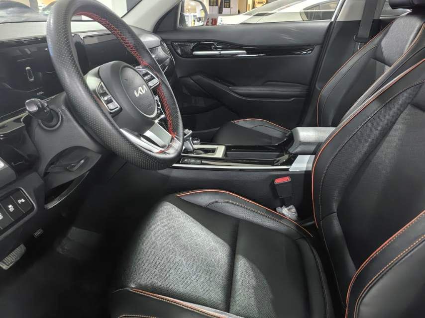 Kia Seltos 2023 imagen de coche #6