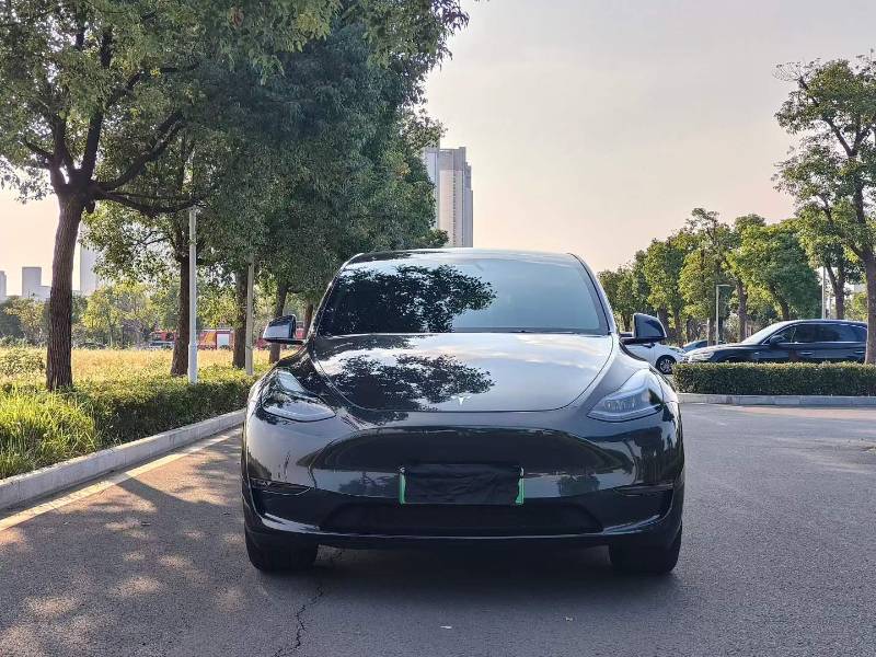 Tesla Model Y 2024 #2 Tesla Model Y 2024 image de voiture #2