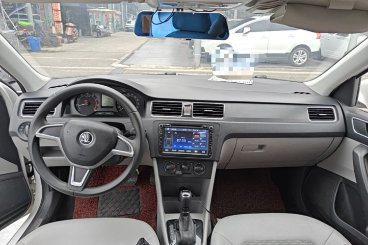 Skoda Rapid 2016 #10 Skoda Rapid 2016 car image #10
