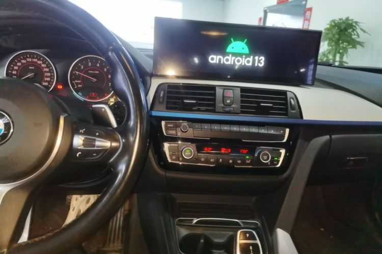 BMW 3 Series 2018 imagen de coche #13