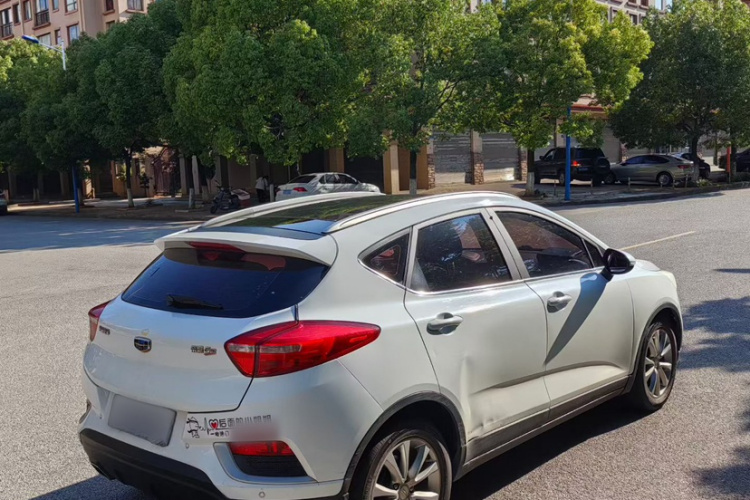 GEELY Emgrand GS 2016 car image #6