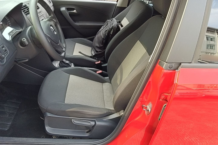 Volkswagen Polo 2018 car image #15
