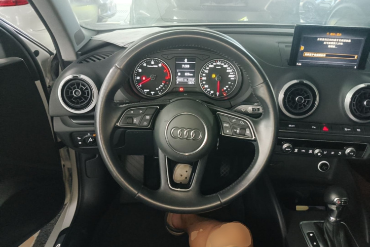 Audi A3 2019 car image #11