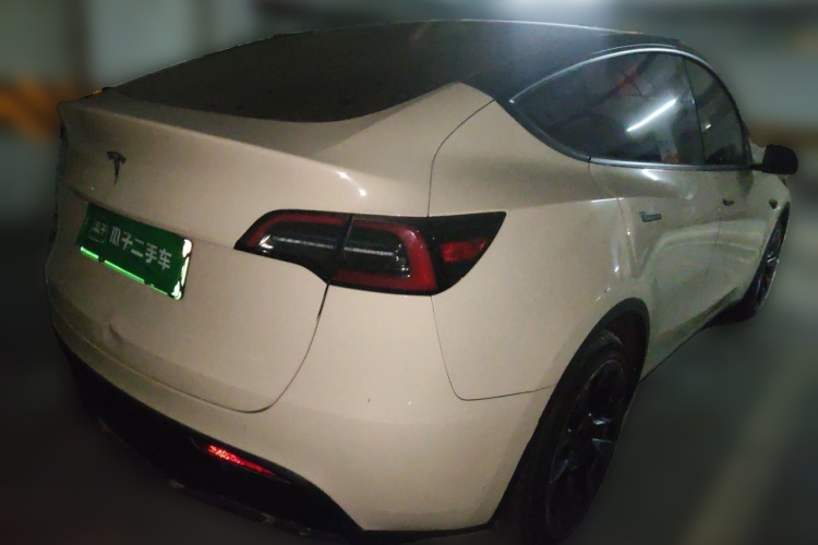 Tesla Model Y 2022 car image #5
