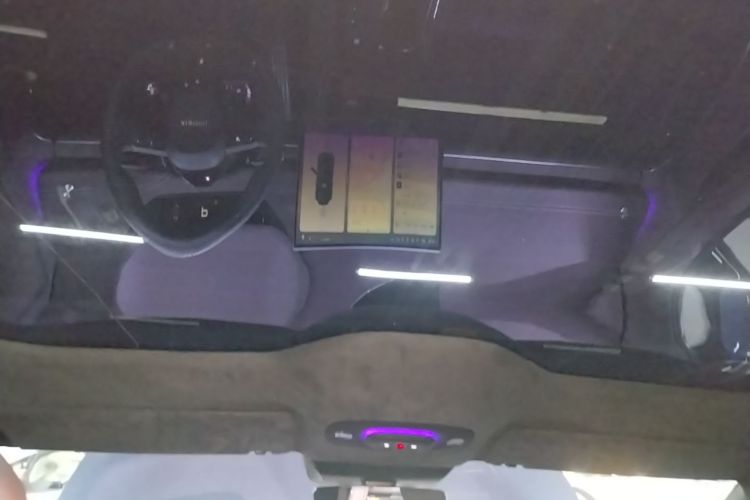 MI SU7 2025 car image #18