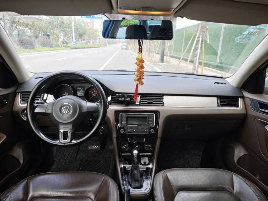 Volkswagen Bora 2014 imagen de coche #5