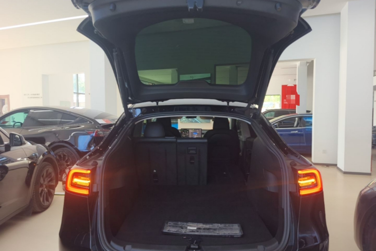 Tesla Model Y 2023 #19 Tesla Model Y 2023 car image #19