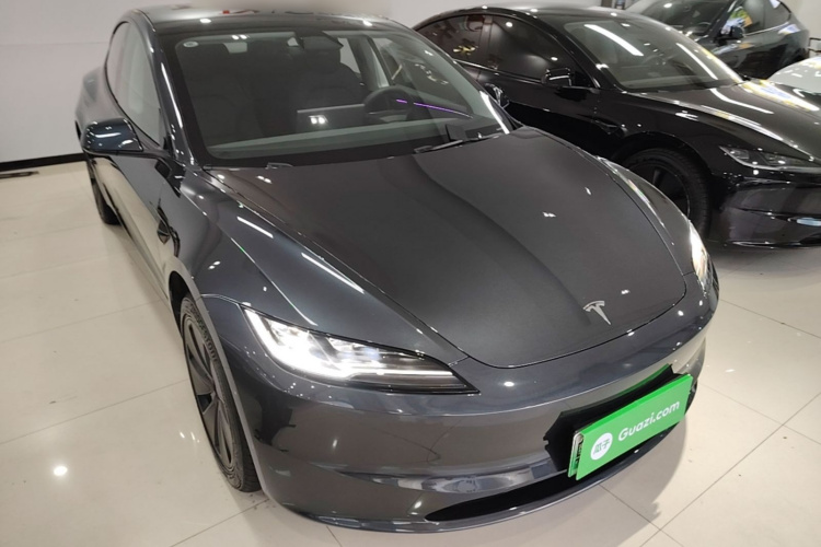 Tesla Model 3 2025 car image #4