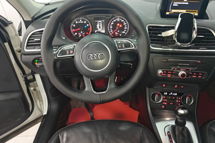 Audi Q3 2018 #11 Audi Q3 2018 car image #11