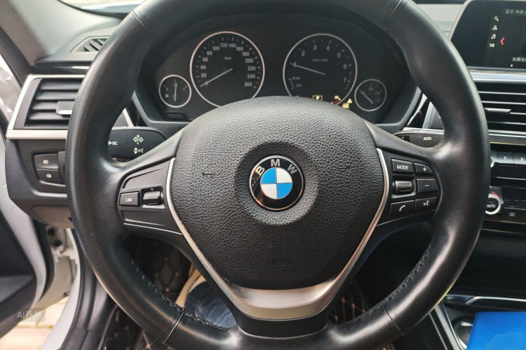 BMW 3 Series 2018 #12 BMW 3 Series 2018 car image #12