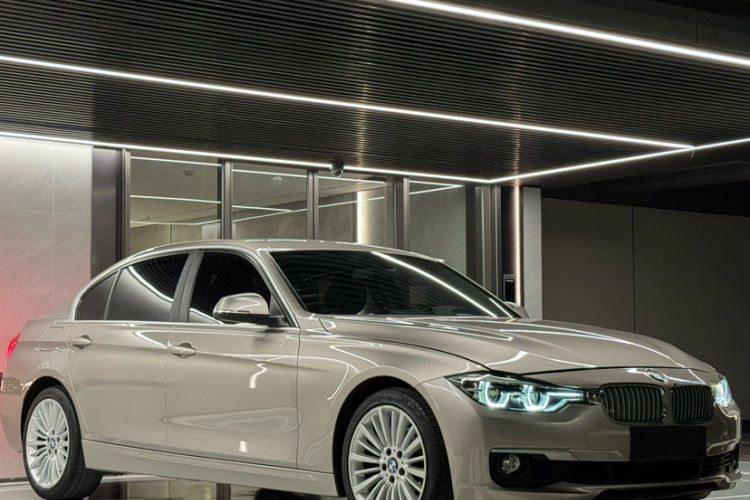 BMW 3 Series 2018 #4 BMW 3 Series 2018 car image #4