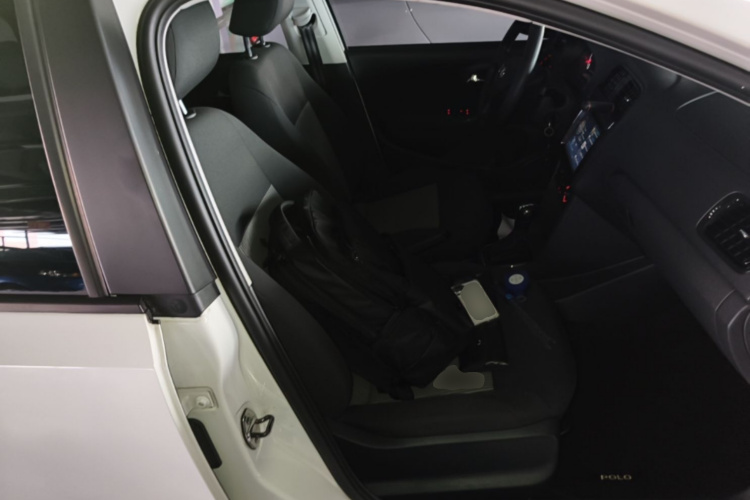 Volkswagen Polo 2016 #24 Volkswagen Polo 2016 car image #24