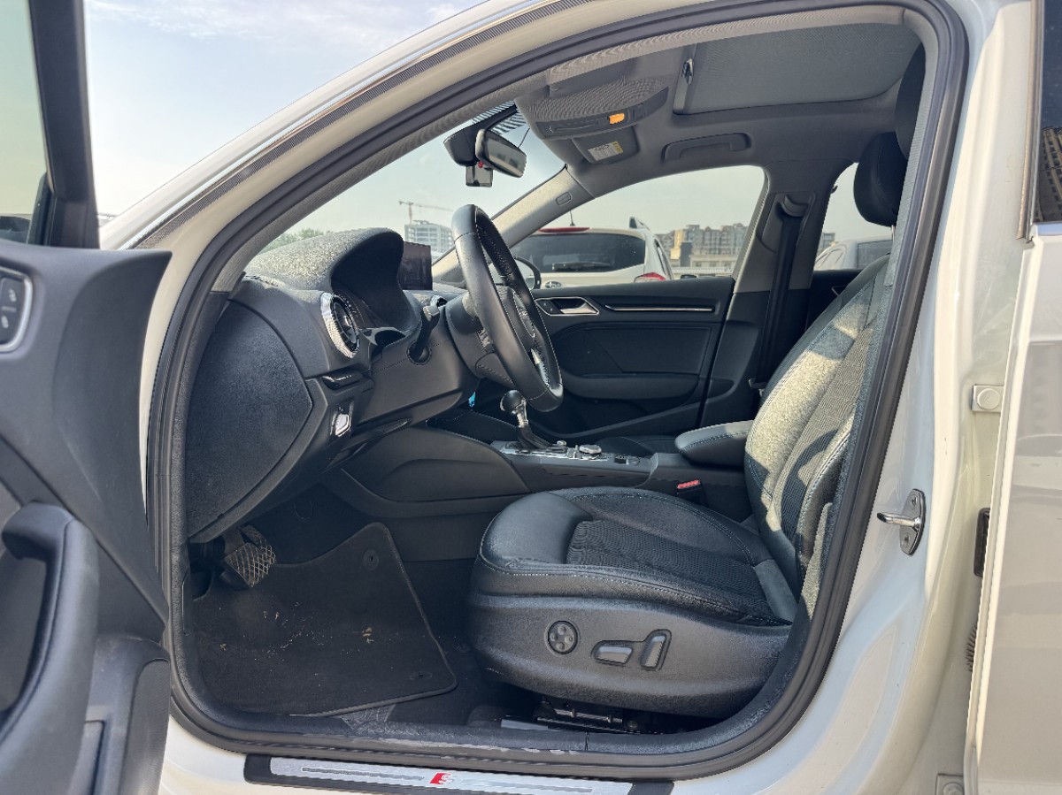 Audi A3 2019 car image #5