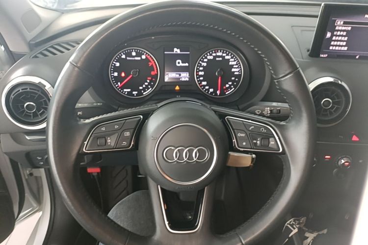 Audi A3 2018 car image #11