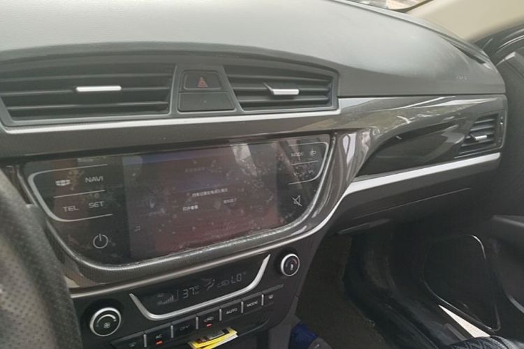 GEELY Emgrand 2016 car image #15