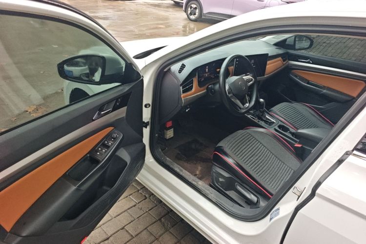 Volkswagen Bora 2023 car image #16