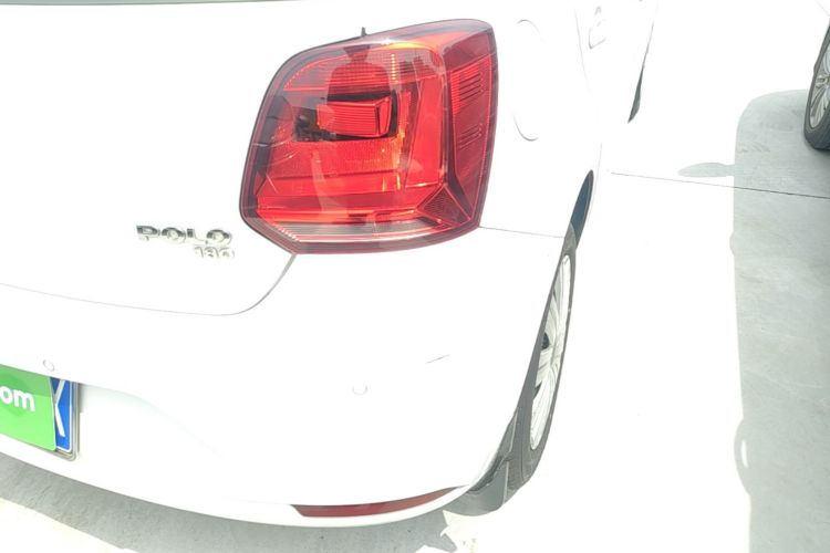 Volkswagen Polo 2016 car image #8