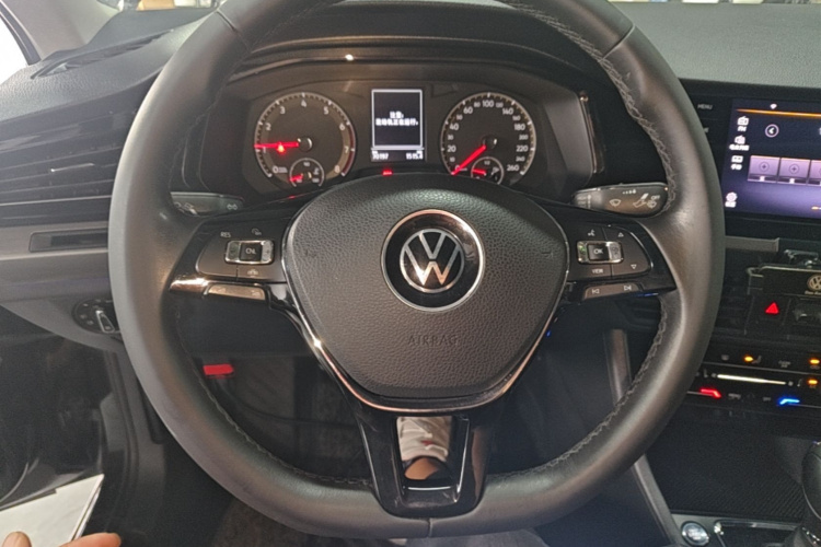 Volkswagen Bora 2021 immagine di auto #11