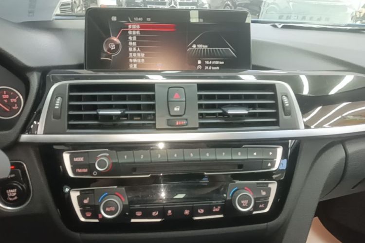 BMW 3 Series 2017 صورة سيارة #17