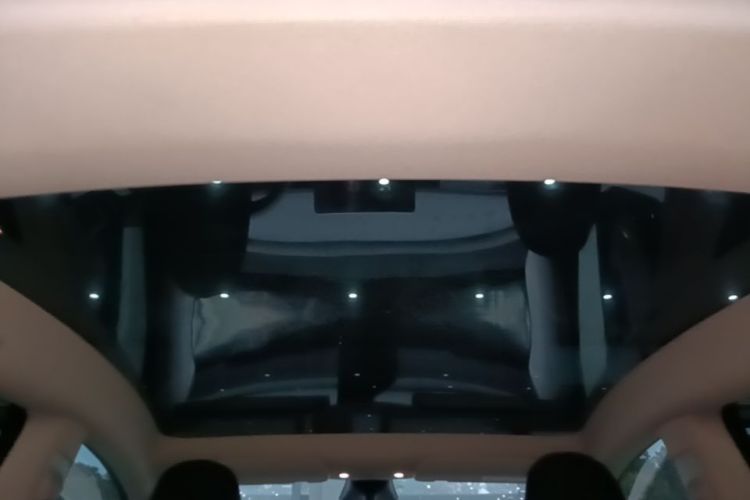 Tesla Model Y 2021 car image #18