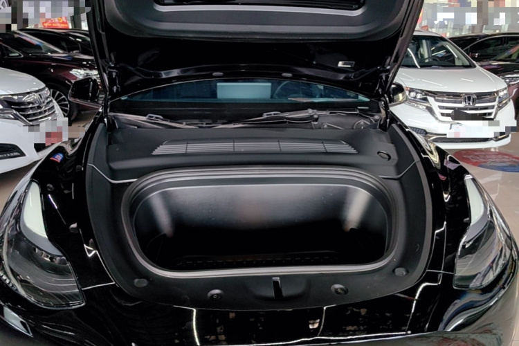 Tesla Model Y 2022 car image #20