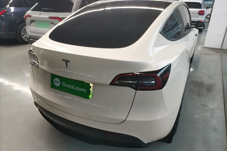 Tesla Model Y 2022 #7 Tesla Model Y 2022 car image #7