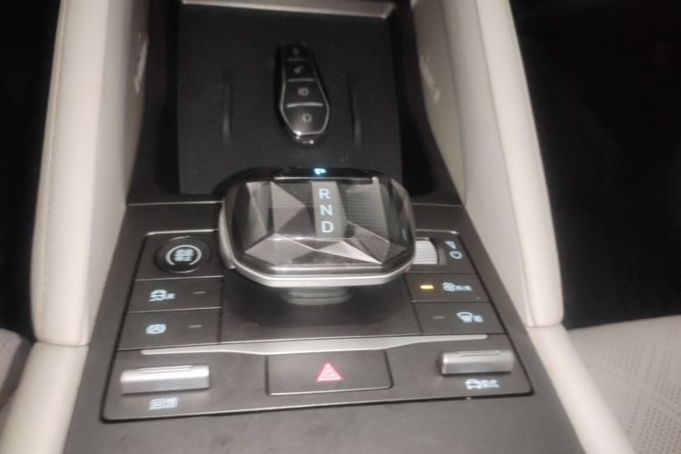 BYD YuanUP 2024 #18 BYD YuanUP 2024 car image #18