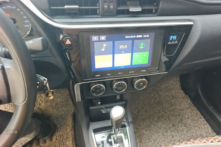 Toyota Corolla 2019 image de voiture #15