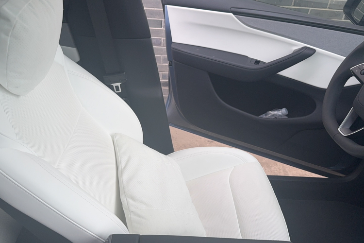 Tesla Model Y 2026 #20 Tesla Model Y 2026 car image #20