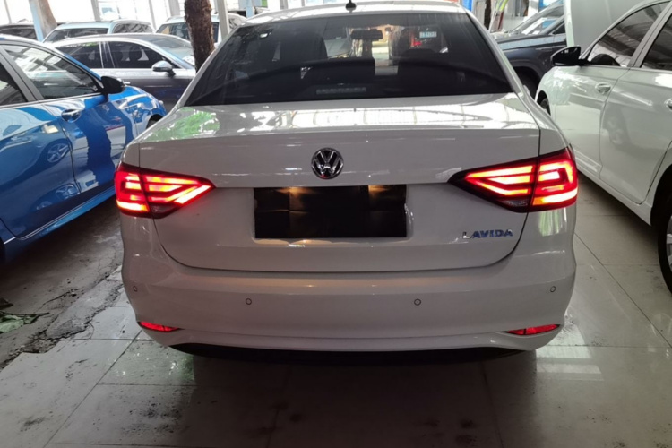 Volkswagen Lavida 2021 car image #6