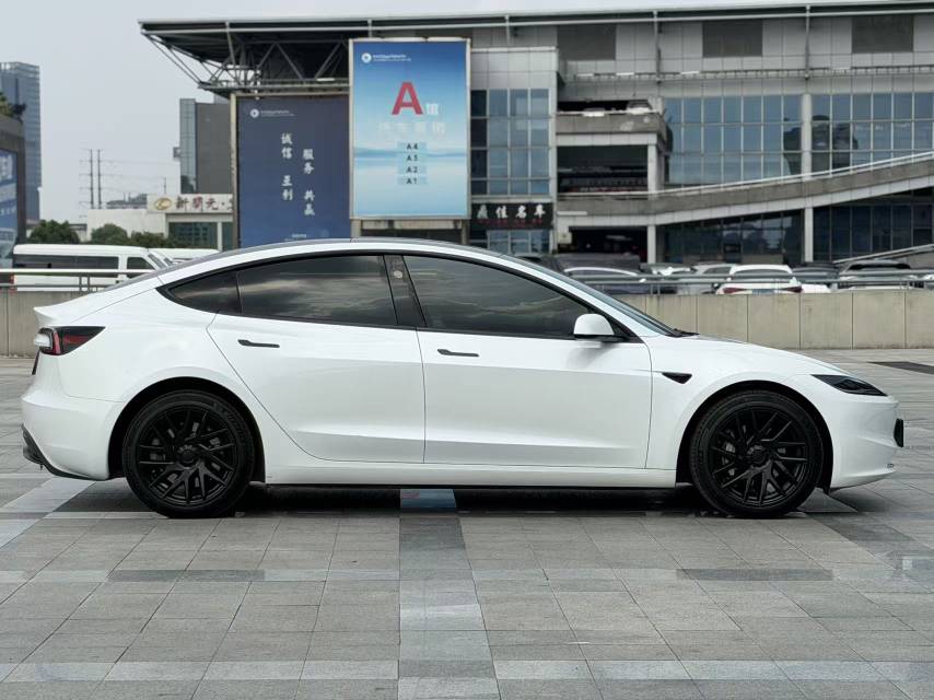 Tesla Model 3 2024 #7 Tesla Model 3 2024 car image #7
