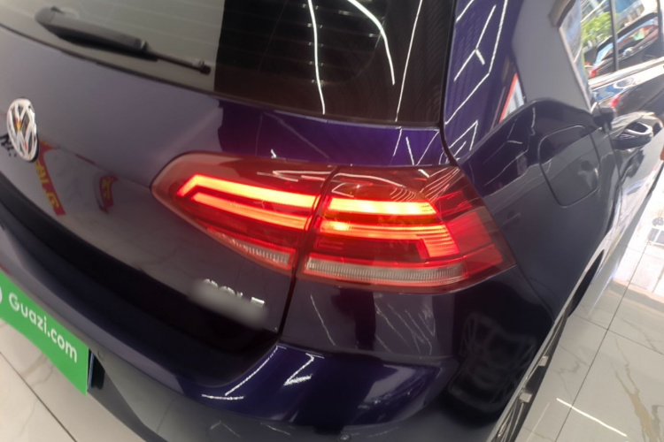 Volkswagen Golf 2020 car image #8