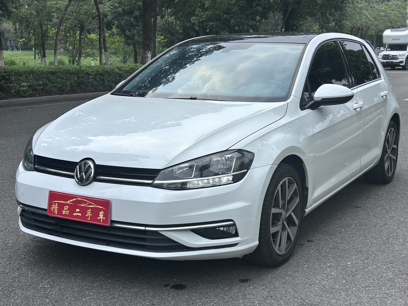 Volkswagen Golf 2020 car image 