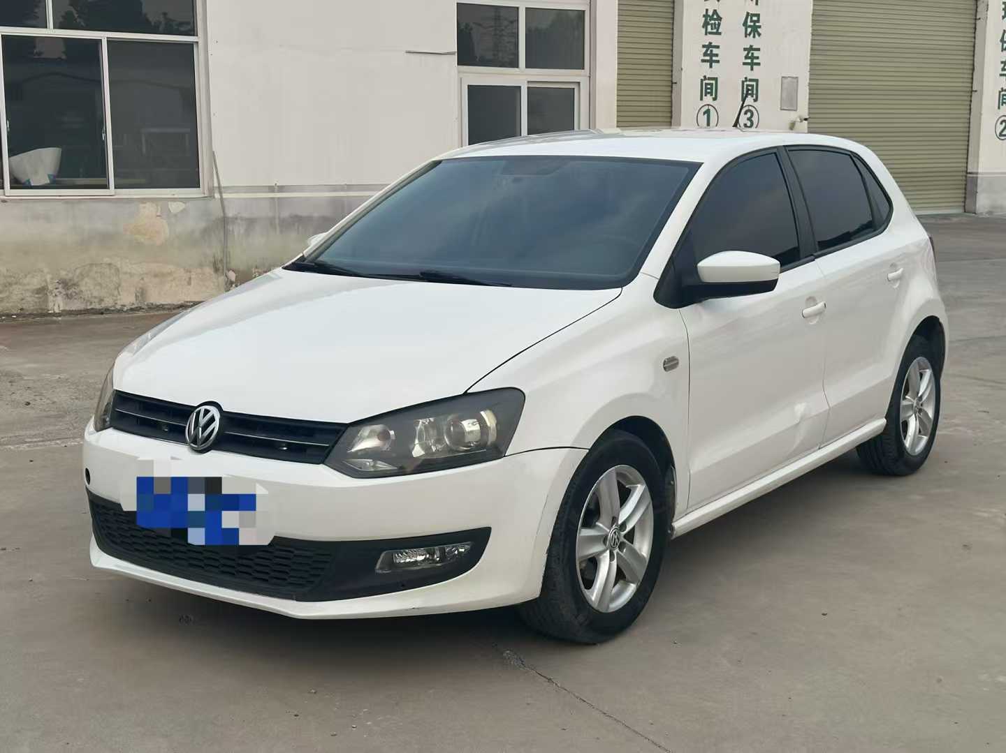 Volkswagen Polo 2012 car image #2