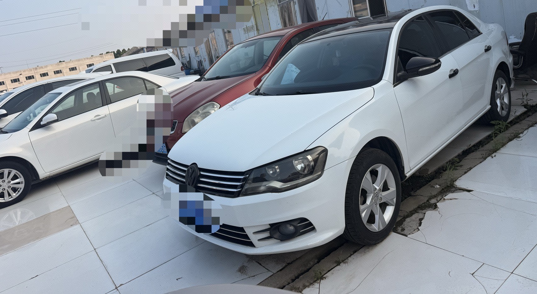 Volkswagen Bora 2014 car image 