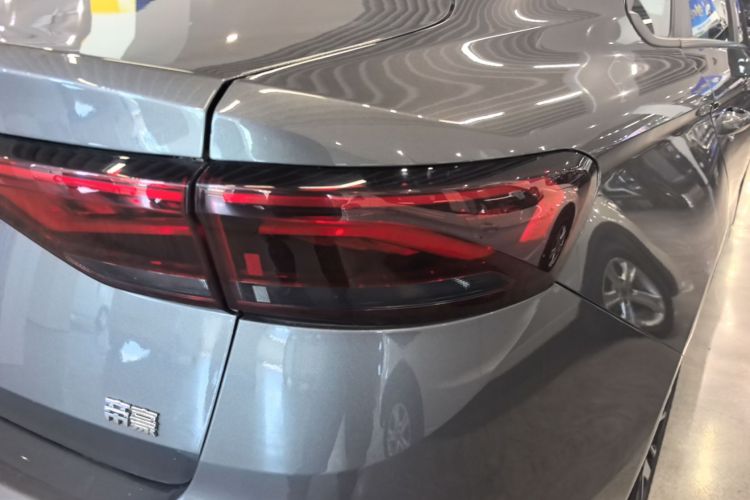 GEELY Emgrand 2022 #8 GEELY Emgrand 2022 car image #8