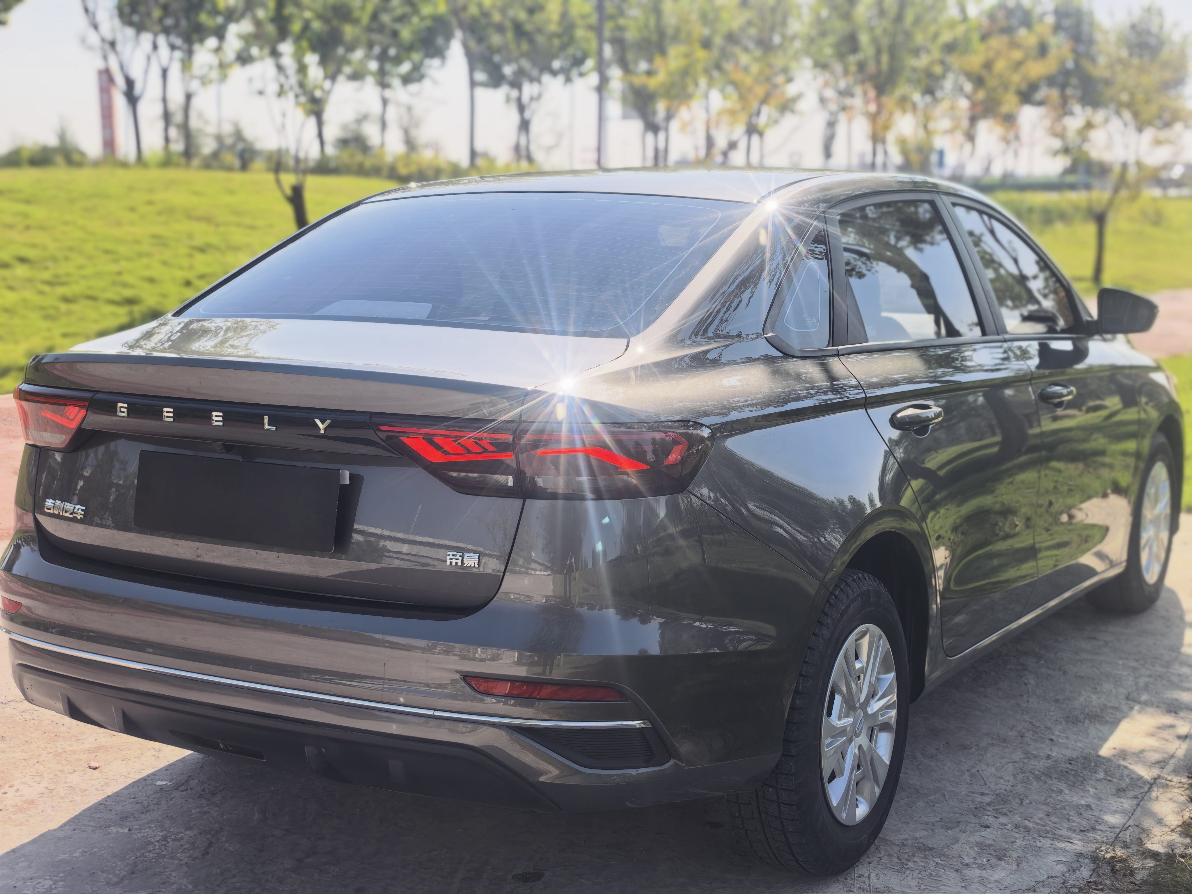 GEELY Emgrand 2025 imagen de coche #9