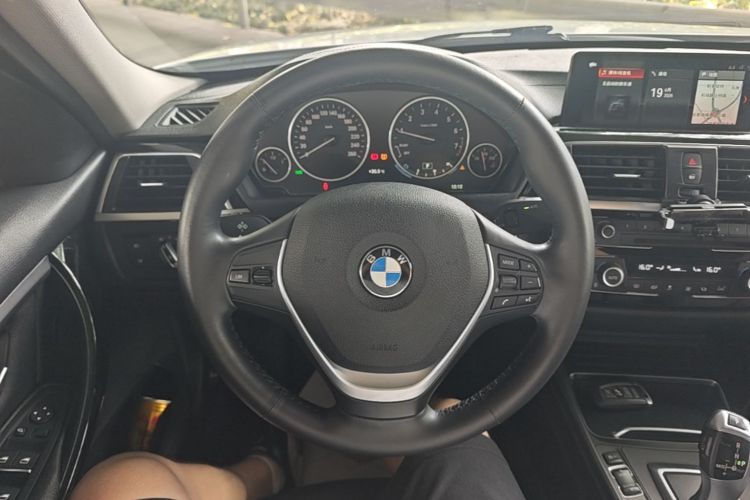 BMW 3 Series 2019 #11 BMW 3 Series 2019 car image #11