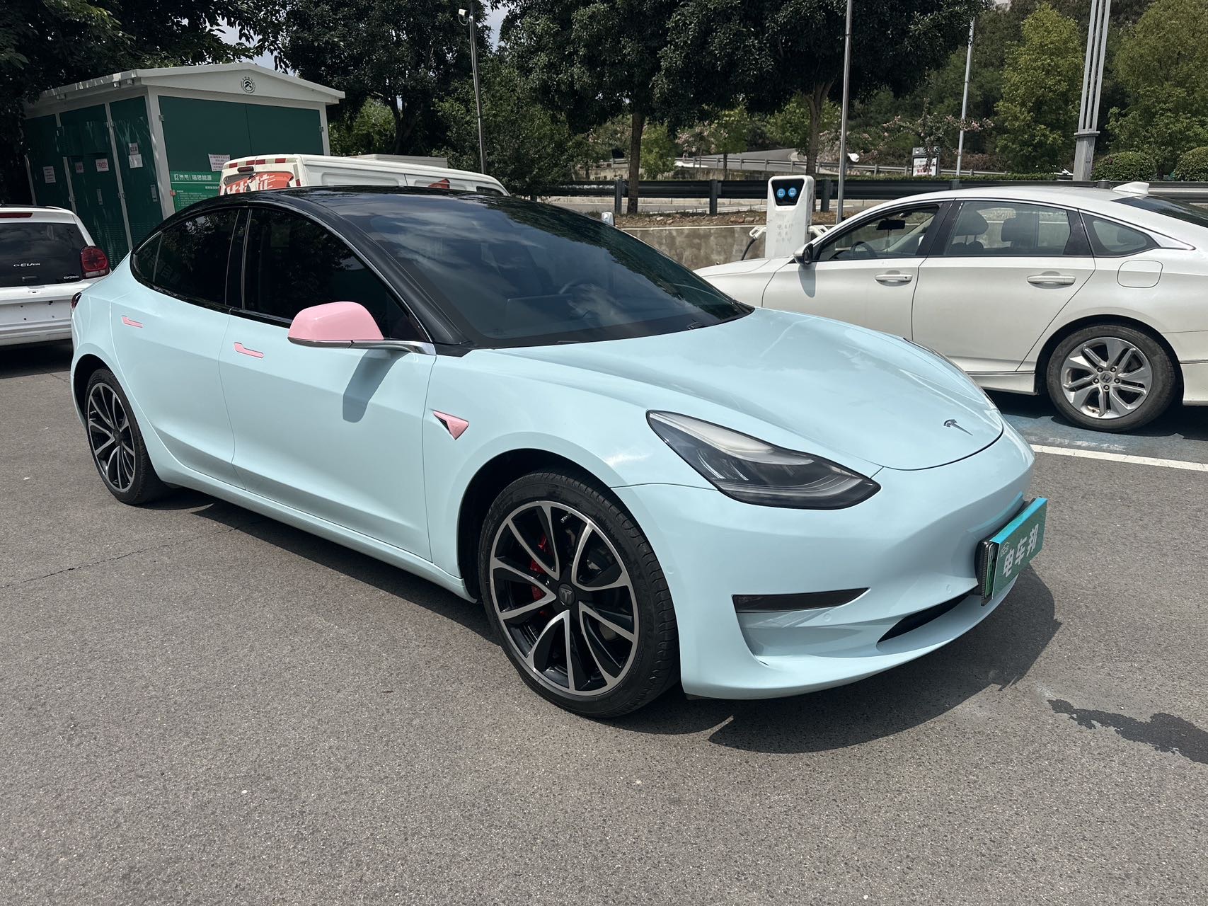 Tesla Model 3 2020 car image #3