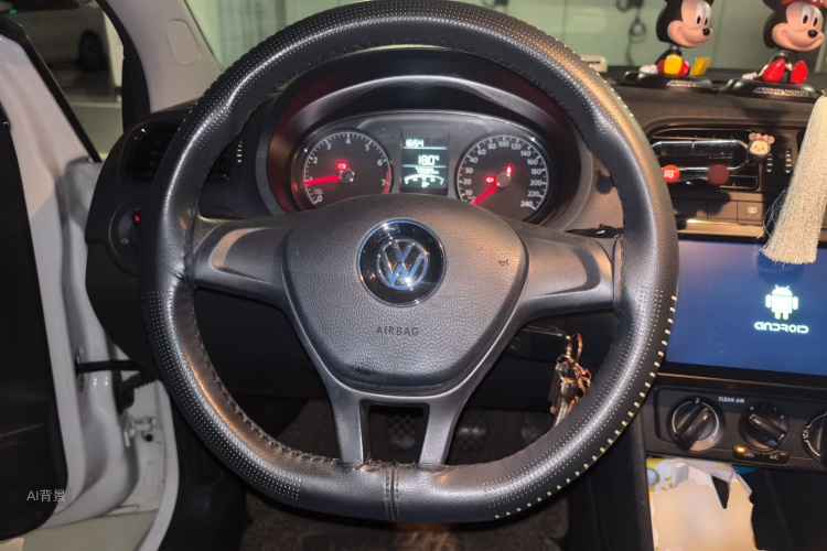 Volkswagen Polo 2017 car image #12
