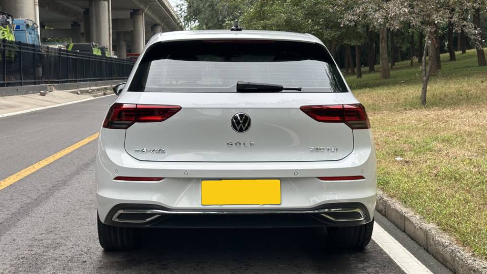 Volkswagen Golf 2021 car image #6