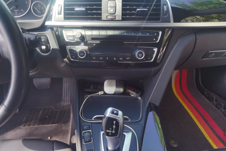 BMW 3 Series 2017 car image #17