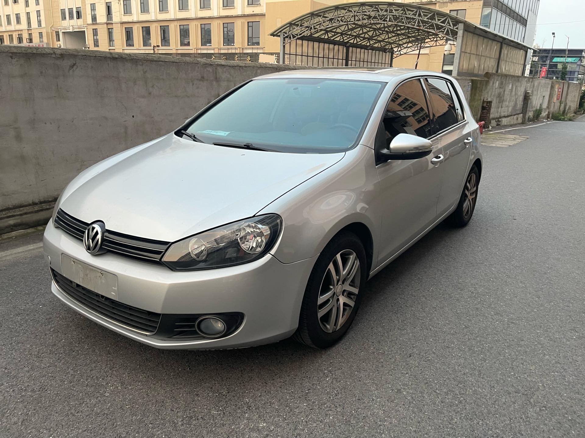 Volkswagen Golf 2010 Volkswagen Golf 2010 car image