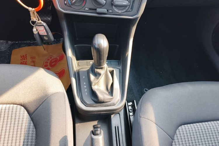 Volkswagen Santana 2022 car image #14