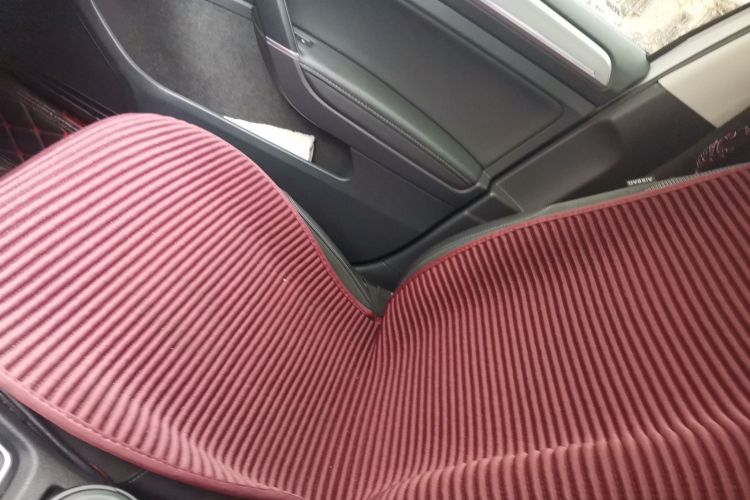Volkswagen Golf 2019 car image #21