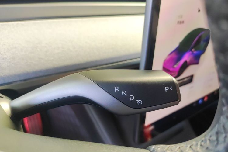 Tesla Model Y 2024 #14 Tesla Model Y 2024 car image #14