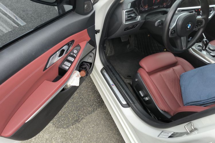 BMW 3 Series 2021 car image #13