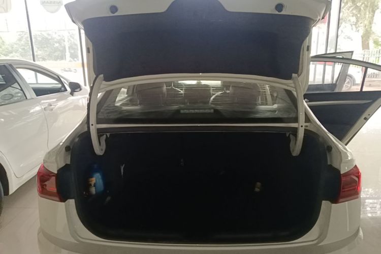Volkswagen Bora 2019 car image #19
