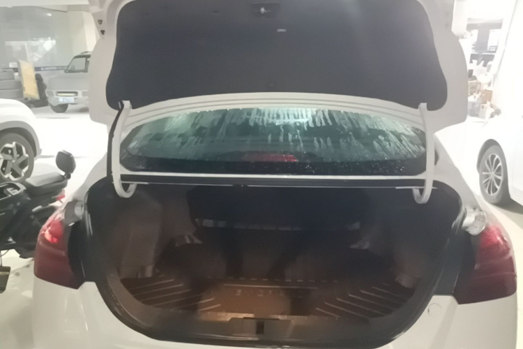 GEELY Emgrand 2019 #19 GEELY Emgrand 2019 car image #19
