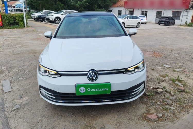 Volkswagen Golf 2022 car image #3